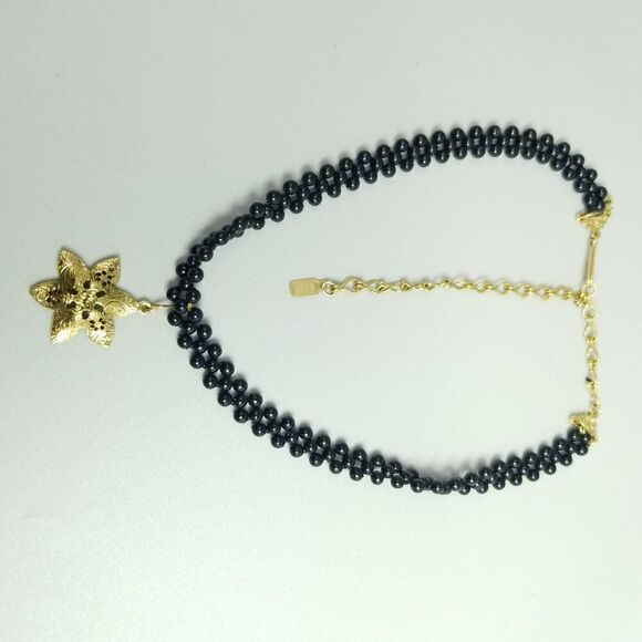 Vintage 1928 Flower Pendant and Black Beaded Necklace with Adjustable Clasp - Picture 5 of 8
